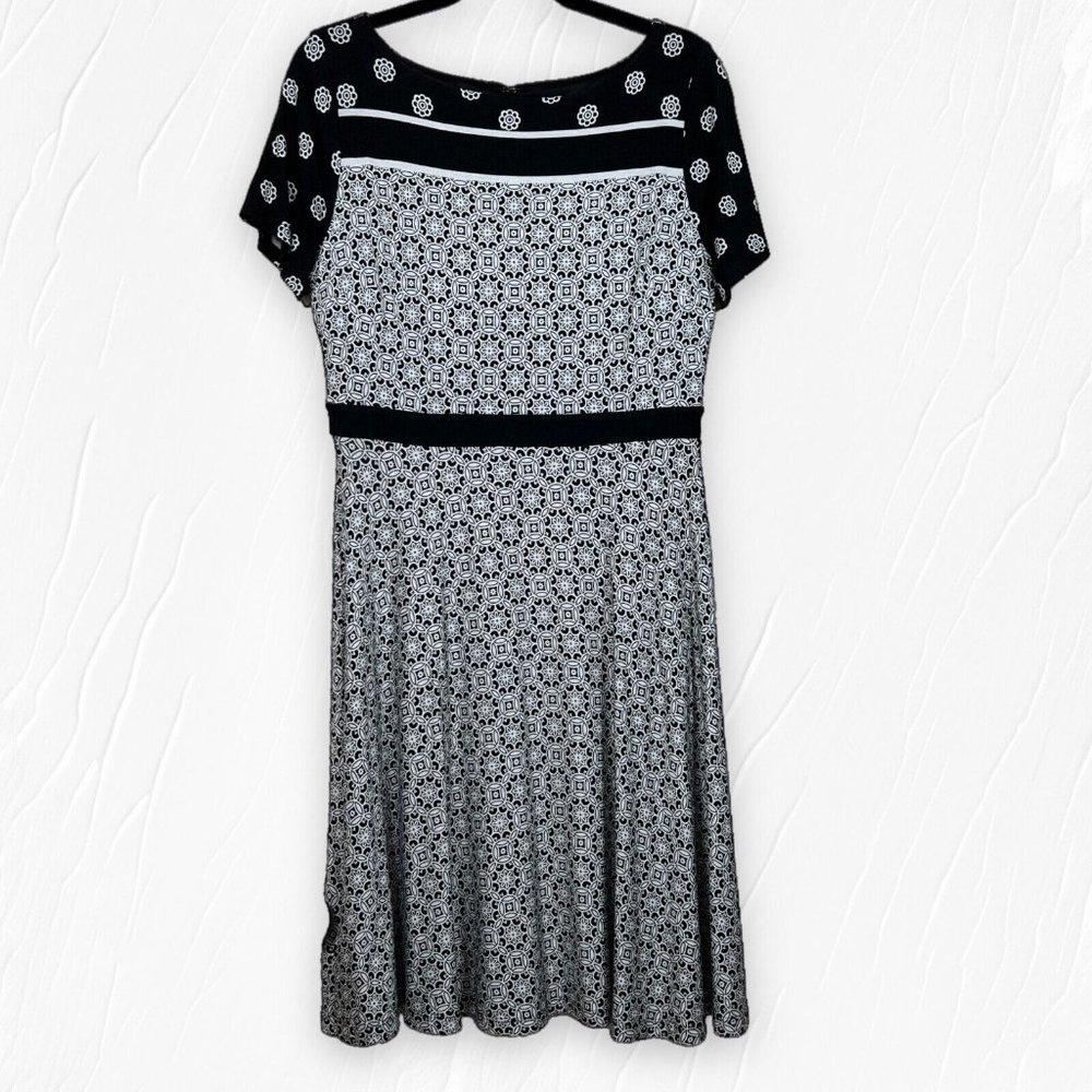 Ann Taylor Loft Black & White Geometric / Floral Print Dress Fit & Flare Size 10